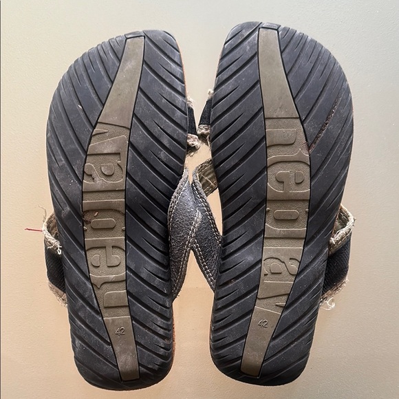 Replay Camouflage Sandals with Black and Brown Accents Size 42